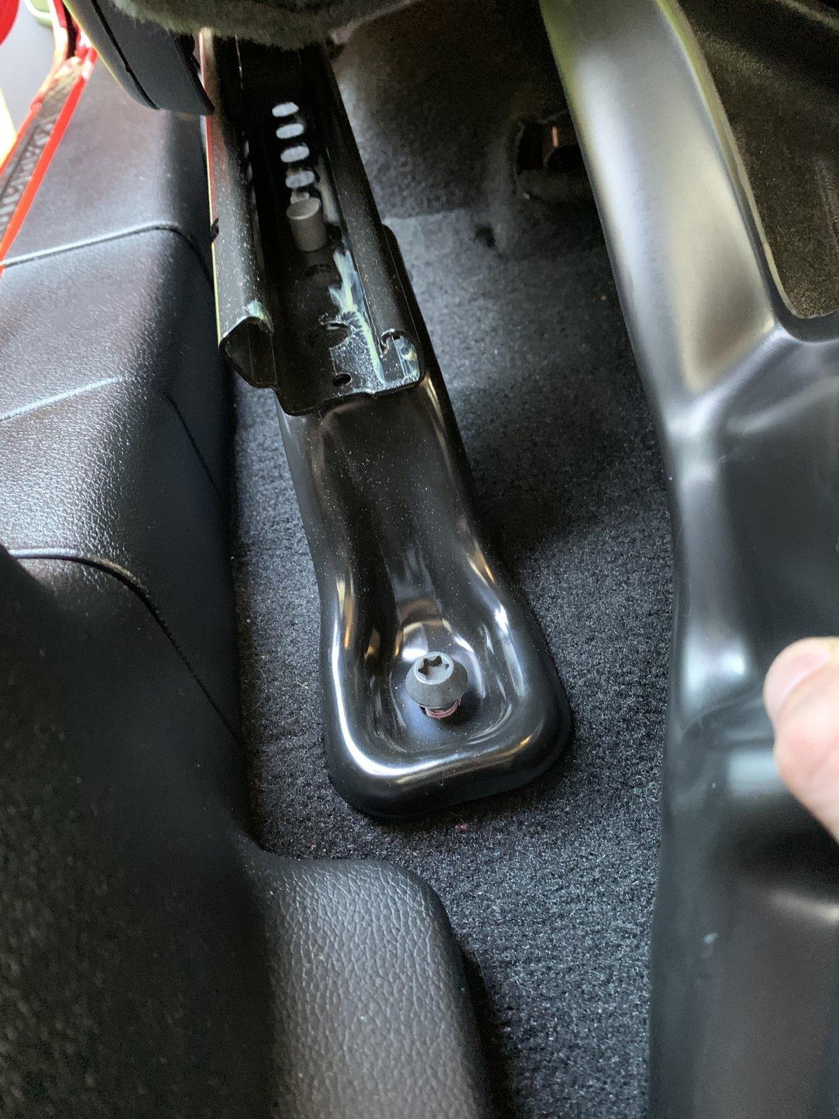 Jeep Gladiator Driver's Seat Bracket Bolt Not Screwed In To Floor 20200817_212412864_iOS