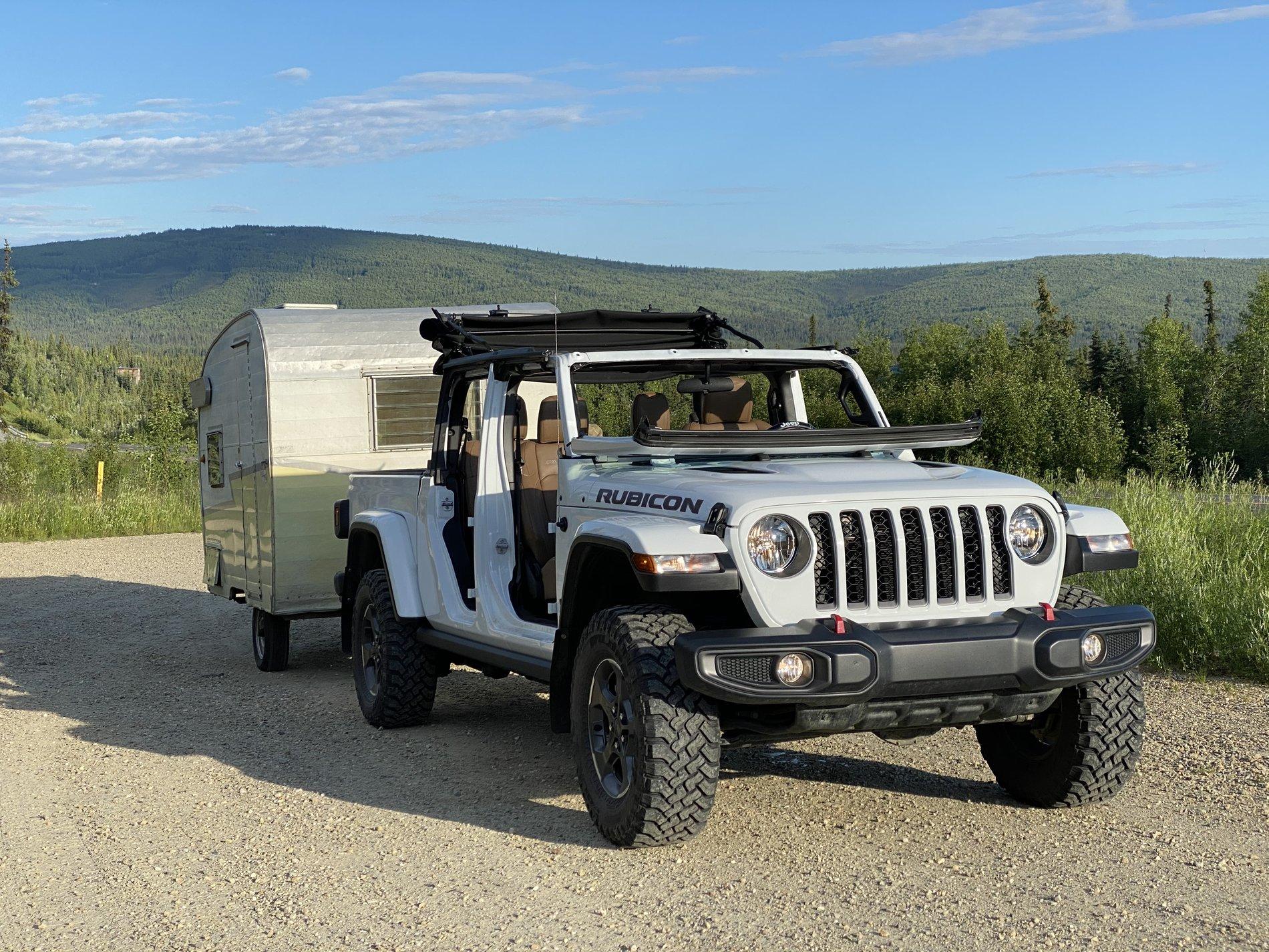 Jeep Gladiator BRIGHT WHITE Gladiator JT Club 2DD22492-0B76-40ED-8DB9-73271998321E