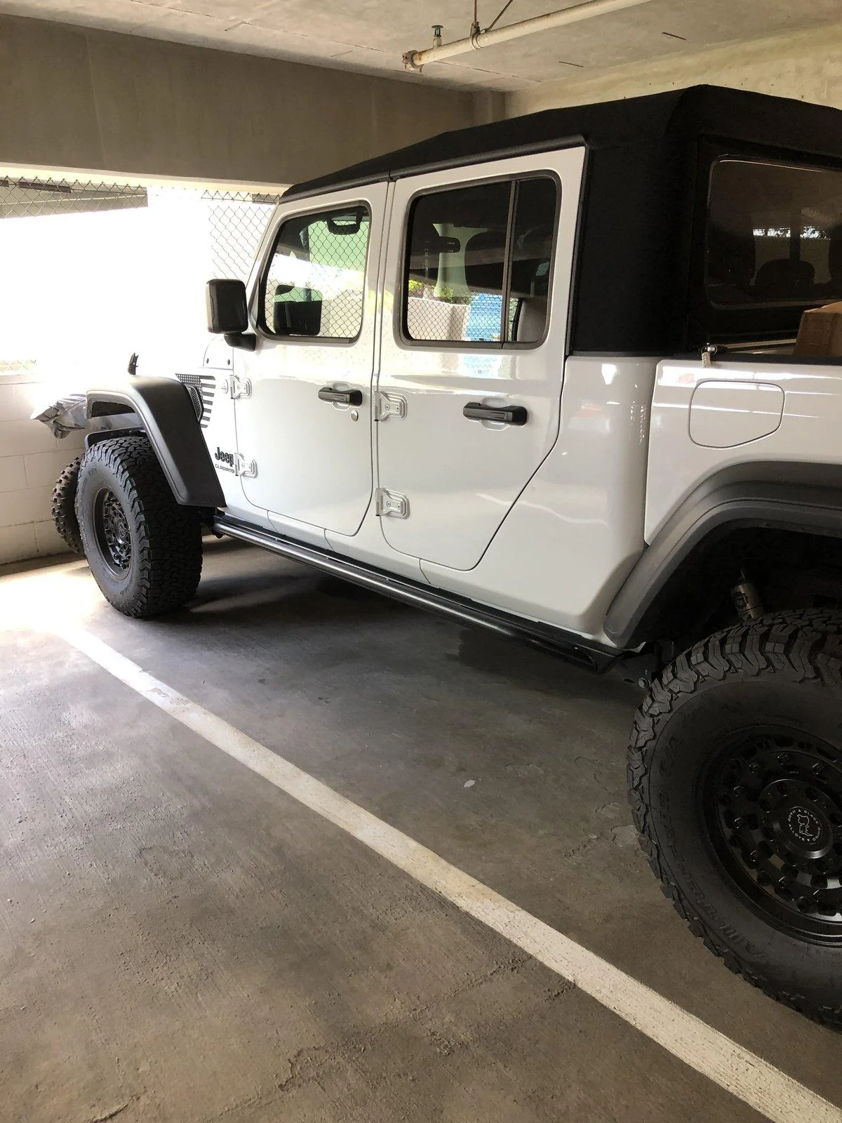 Jeep Gladiator Rock hard 4x4 rock rails installed IMG_2566