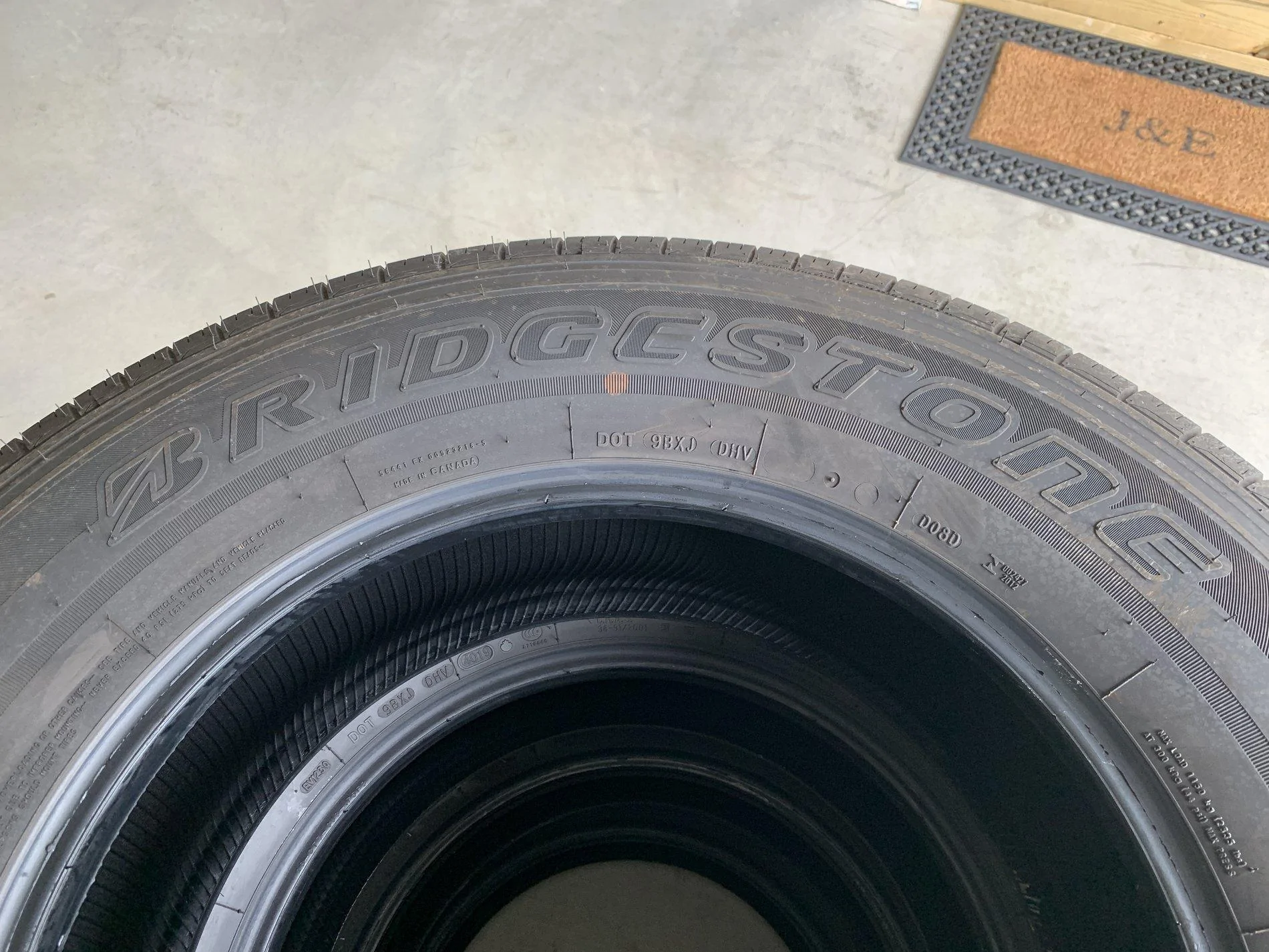 Jeep Gladiator FOR SALE:  Overland OEM Tires - Bridgestone Dueler H/T - 255/70R18 TIRE 3