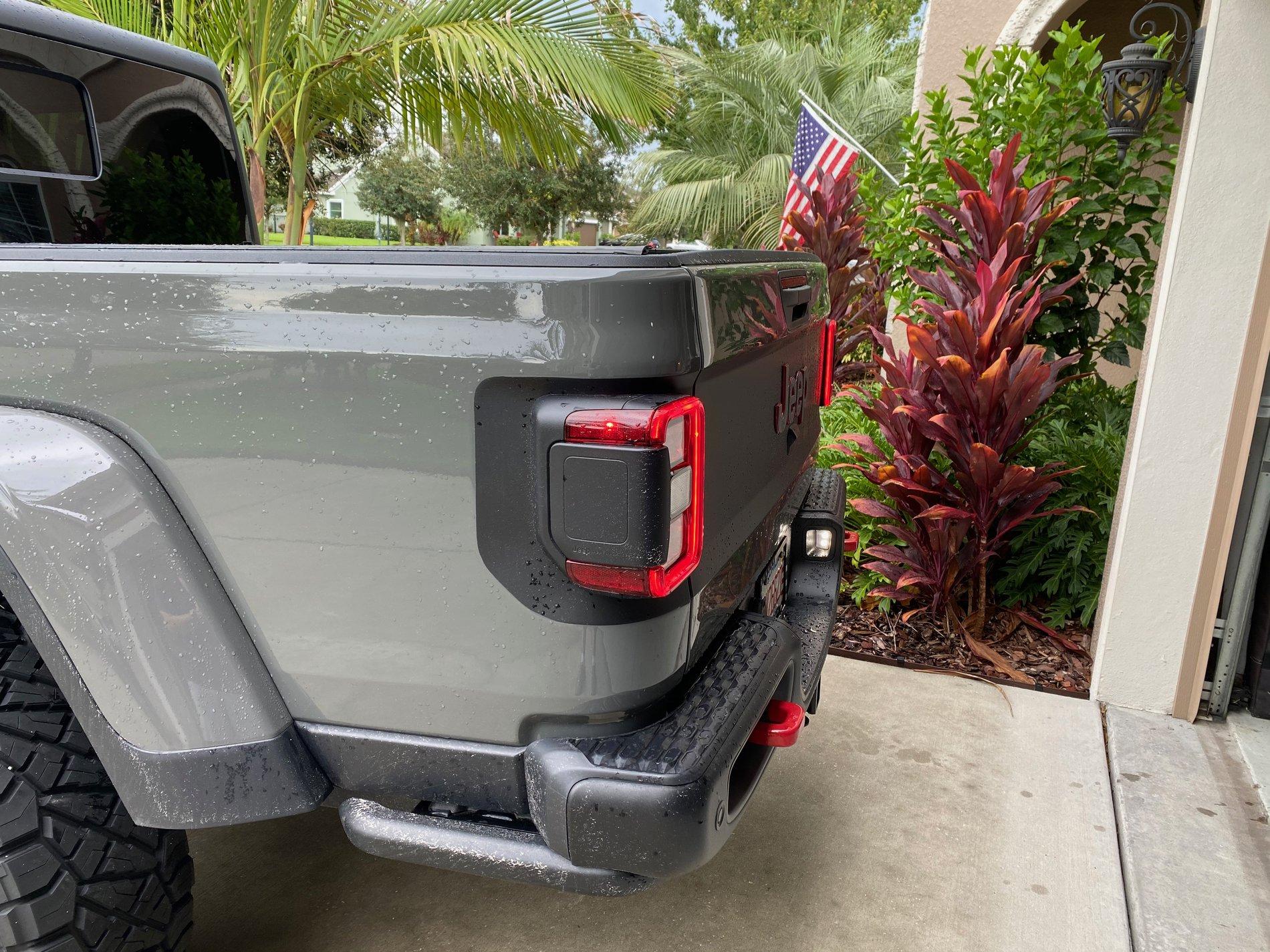 Jeep Gladiator NEW VINYL HOOD AND TAILGATE LE IMG_0323