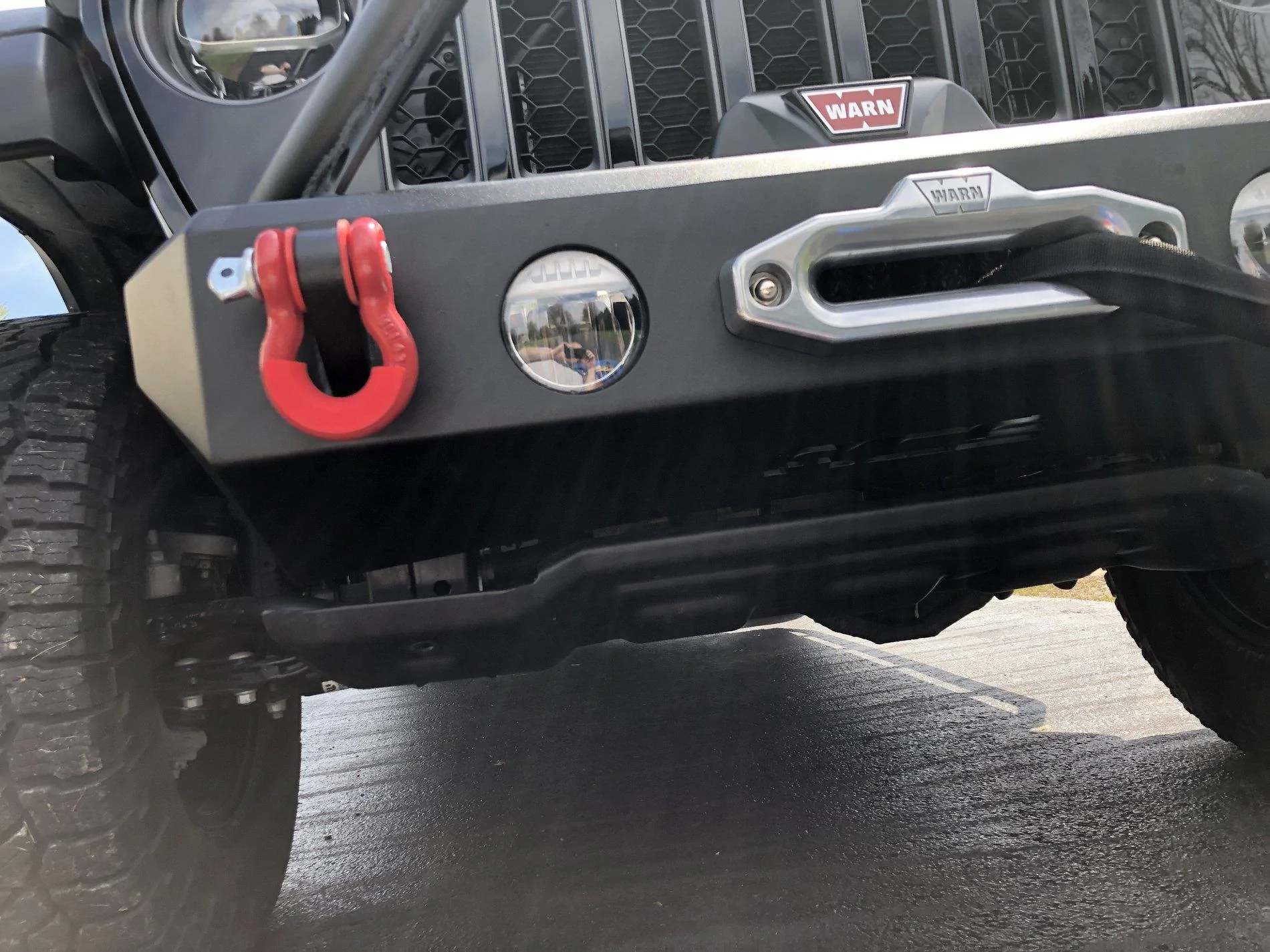 Jeep Gladiator Front bumpers and Stock Rubicon Skid Plate 9870437E-2B6D-4B68-BF5F-1958C1296E20