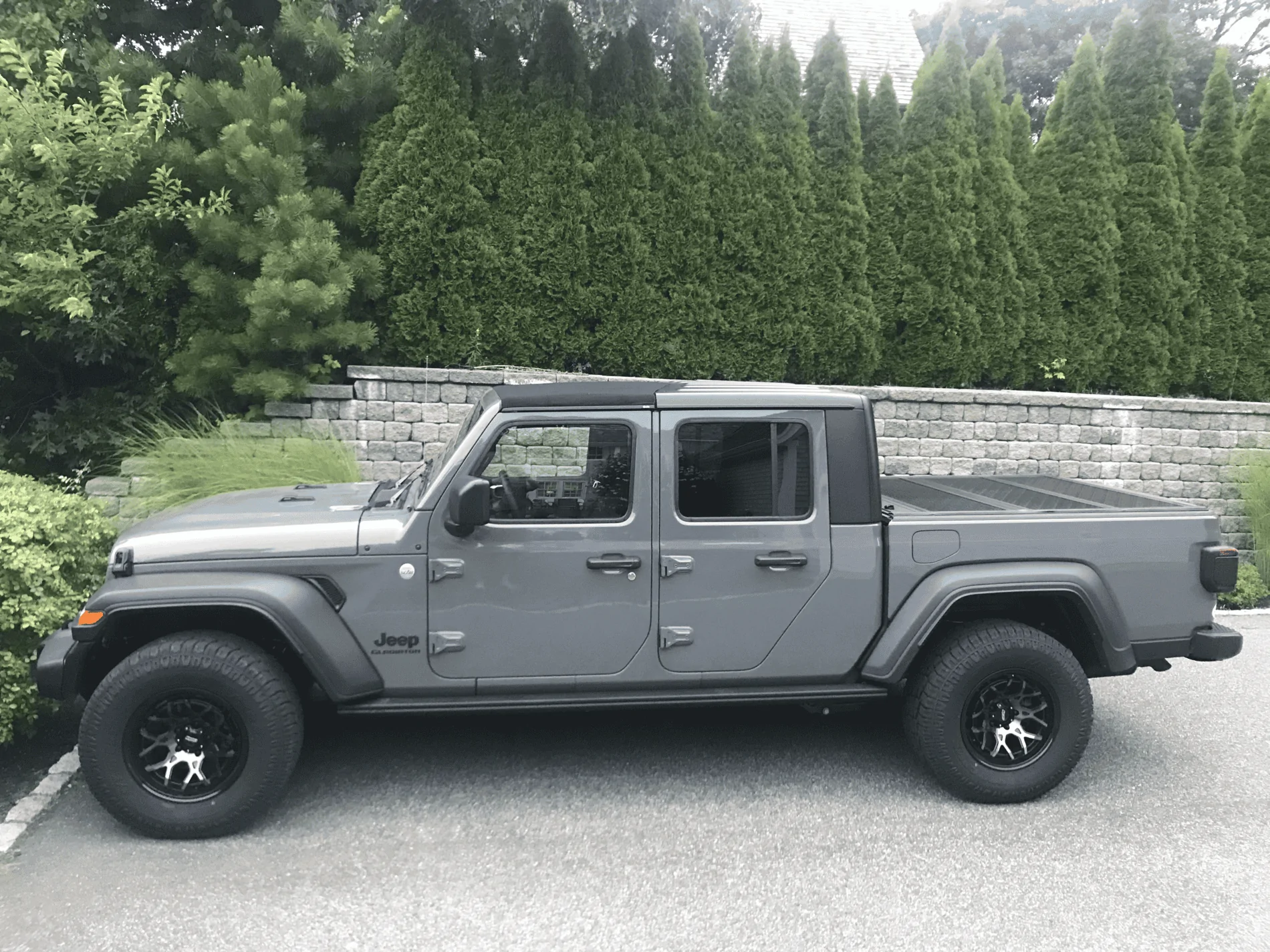 Jeep Gladiator WTT: OE "Heavy-Duty Rock Slider with Step Assist by Mopar" for OEM "Side Steps" Running Boards 1597936983959