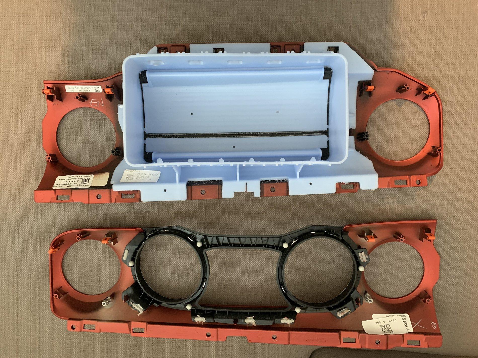 Jeep Gladiator Red Rubicon Dash A83B86B2-D2FE-4639-B3FC-2968E821FF9F