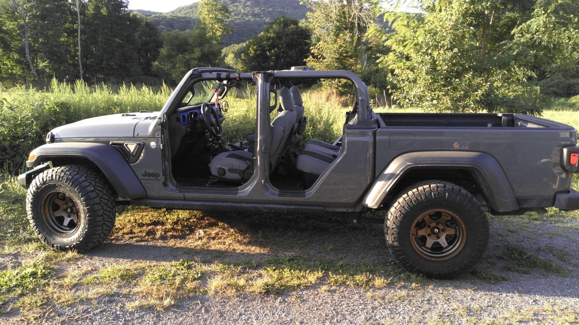 Jeep Gladiator SHOW ME YOUR WHEELS! KIMG1561.JPG