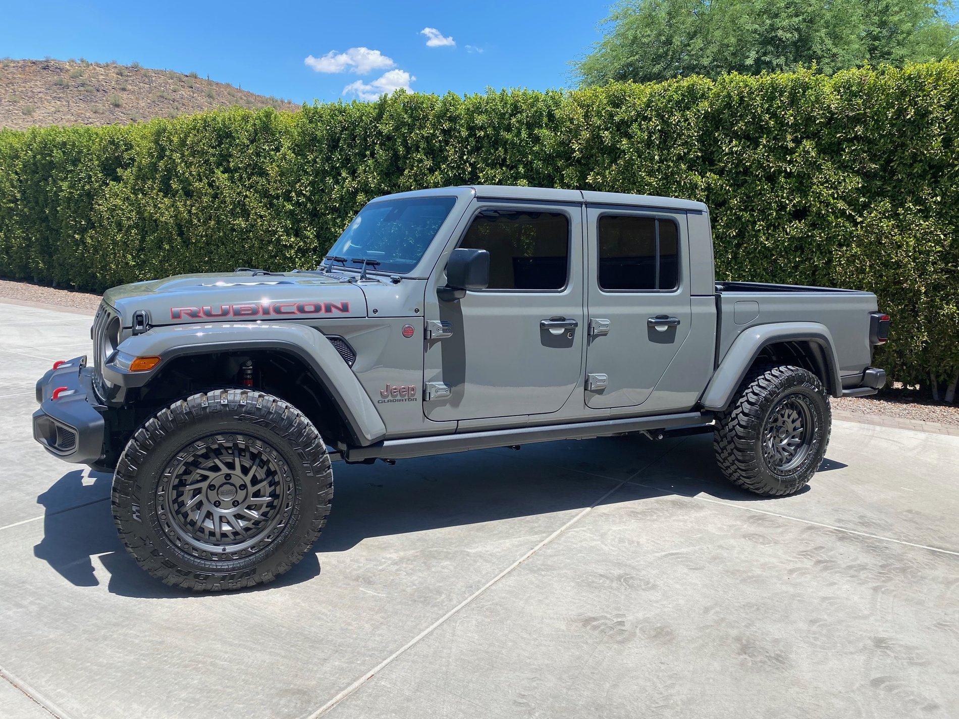 Jeep Gladiator Wheels, just not black... IMG_2288