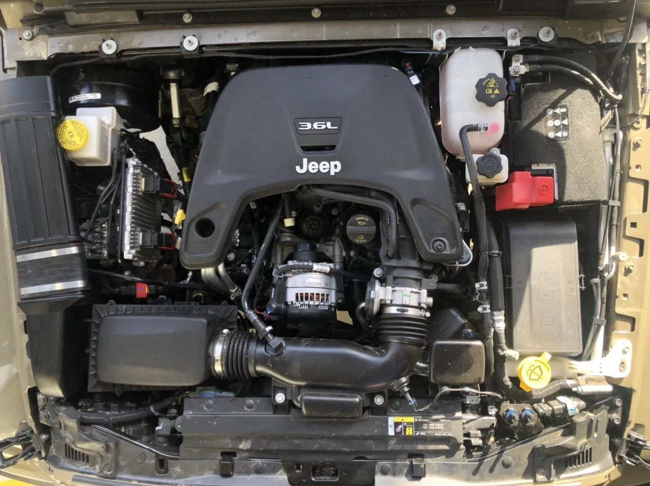 Jeep Gladiator Dual Battery setup in RHD JT 115DE42B-8D3A-4A61-A1D8-03FD1CAB6FD8