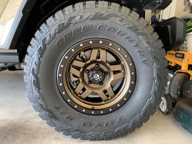 Jeep Gladiator Wheels, just not black... 18241CAE-51DA-4FFF-87F5-924BB5DDEF4A