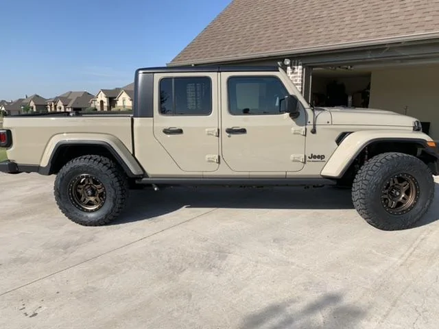 Jeep Gladiator Wheels, just not black... D1C96E54-BD06-4DE7-9F9B-4587B21C2D2B