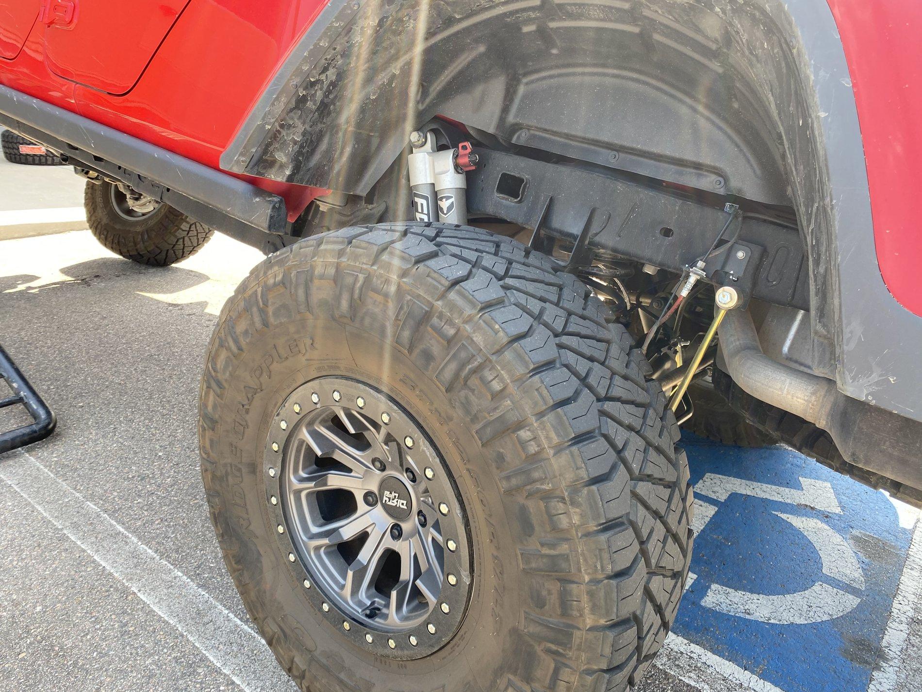 Jeep Gladiator Metalcloak lift 48D0E942-7436-4DCA-8F58-6EFA764A0A68