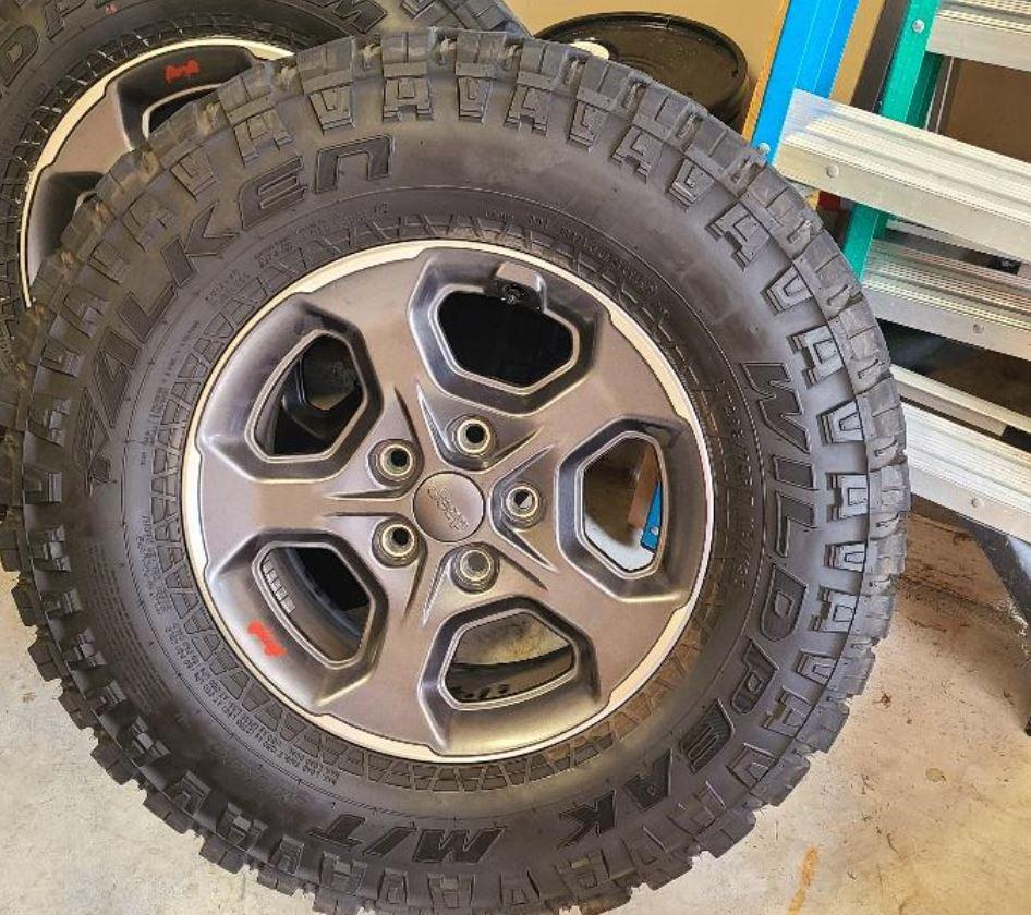 Jeep Gladiator Rubicon Wheels and Tires 5.JPG