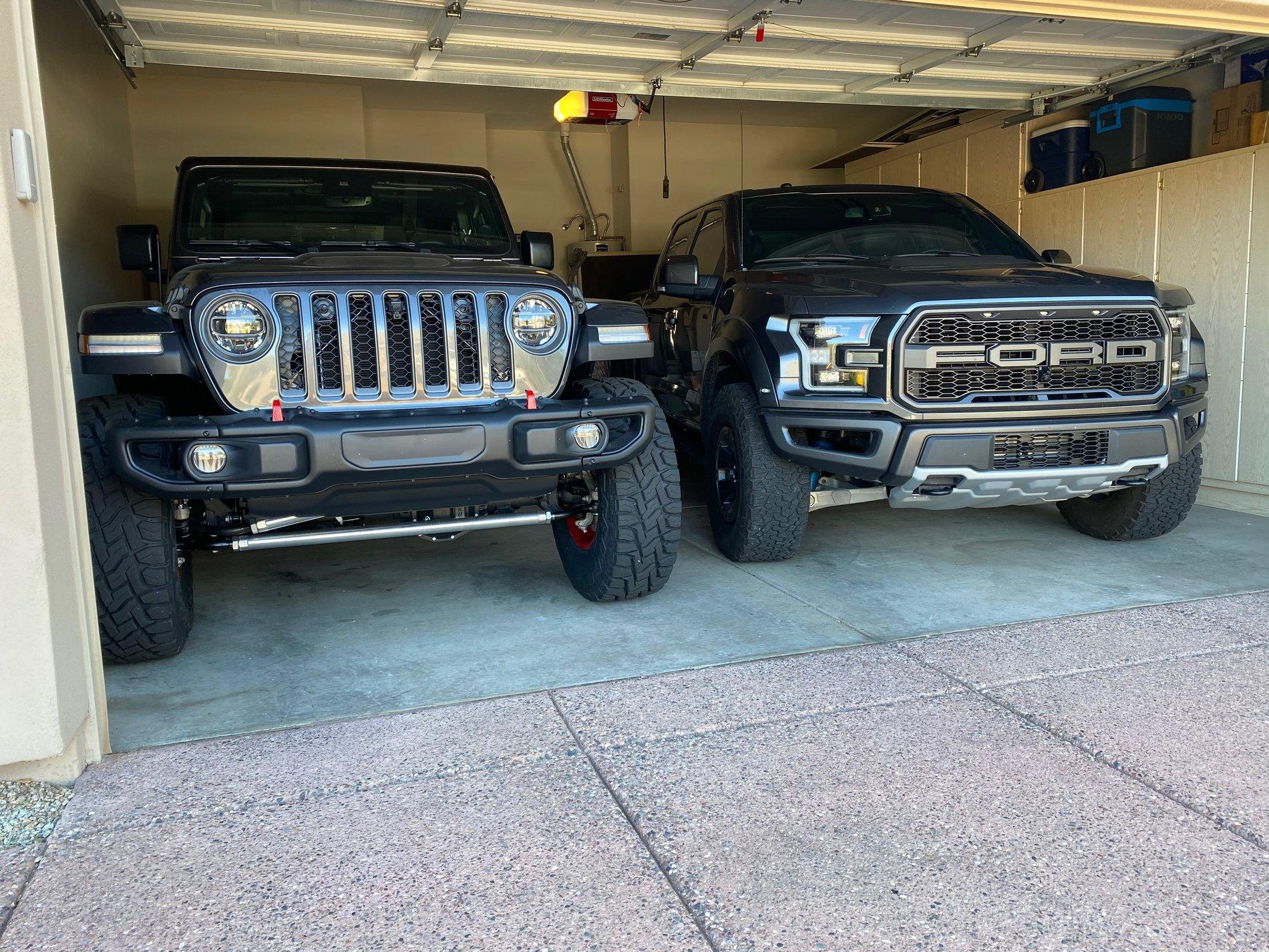 Jeep Gladiator Jeep Gladiator Mojave vs. Ford Raptor GladGarage - 1