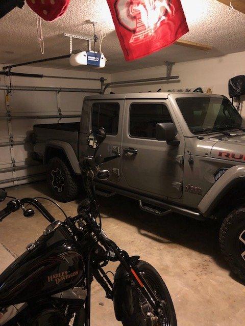 Jeep Gladiator Photo challenge.. Show me your Gladiator in your garage. IMG_0396