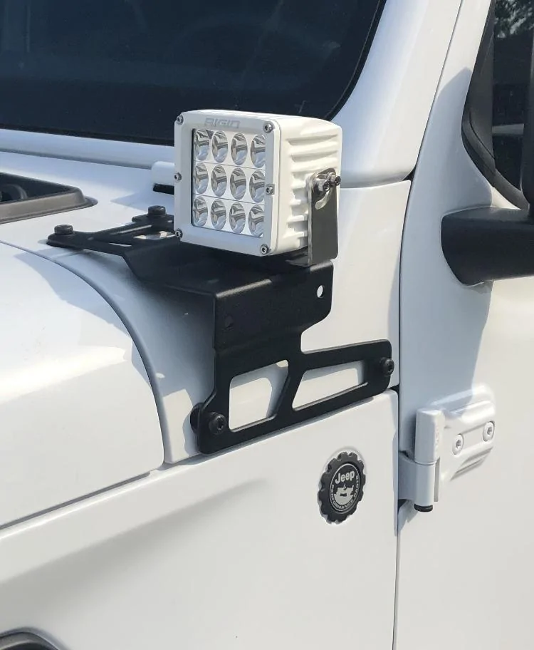 Jeep Gladiator Greg’s white JT max tow 92966354-07F8-483F-8999-8DE4A56AA9F4