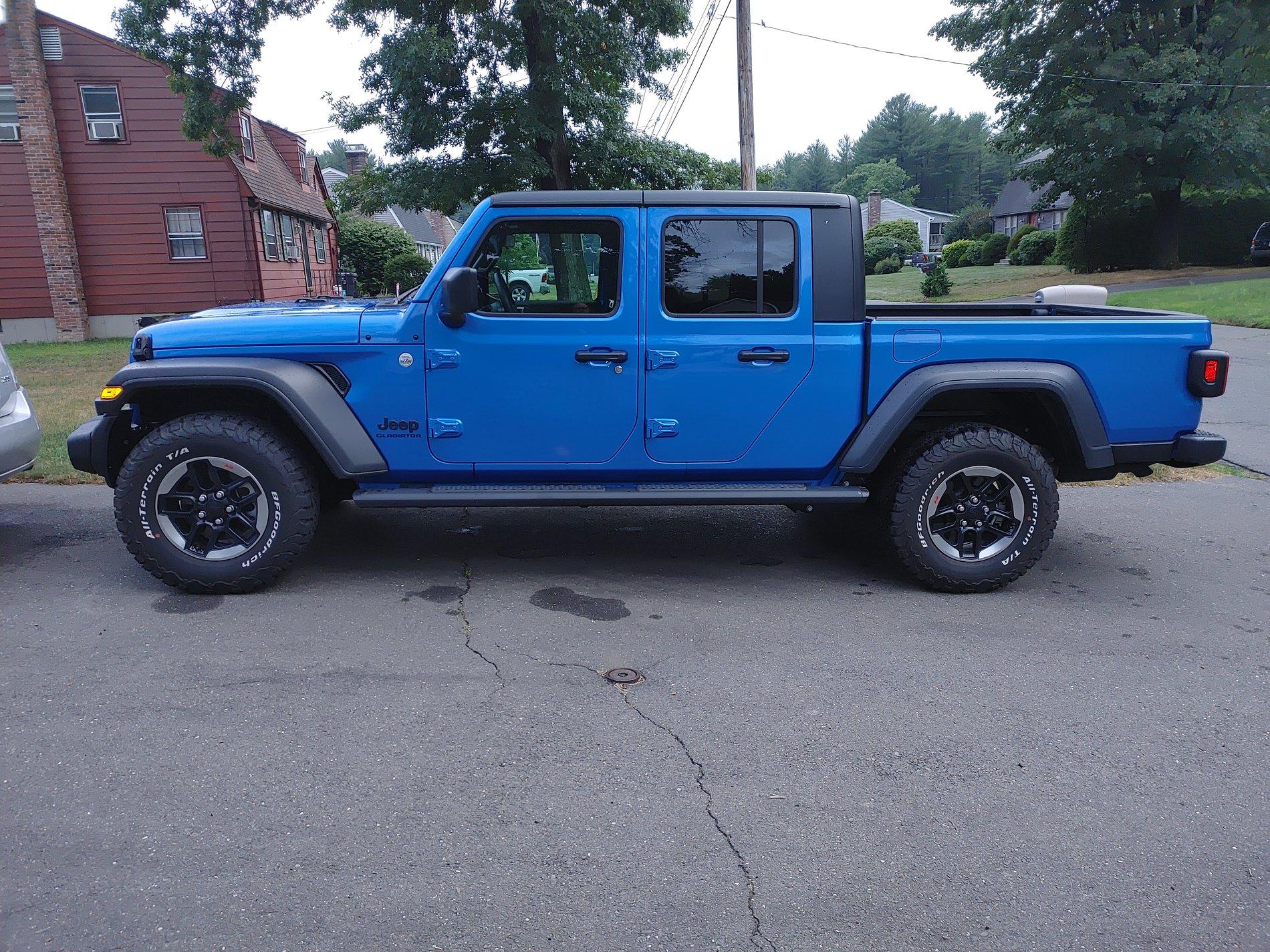 Jeep Gladiator HYDRO BLUE PEARL Gladiator JT Club 0802201824_HDR