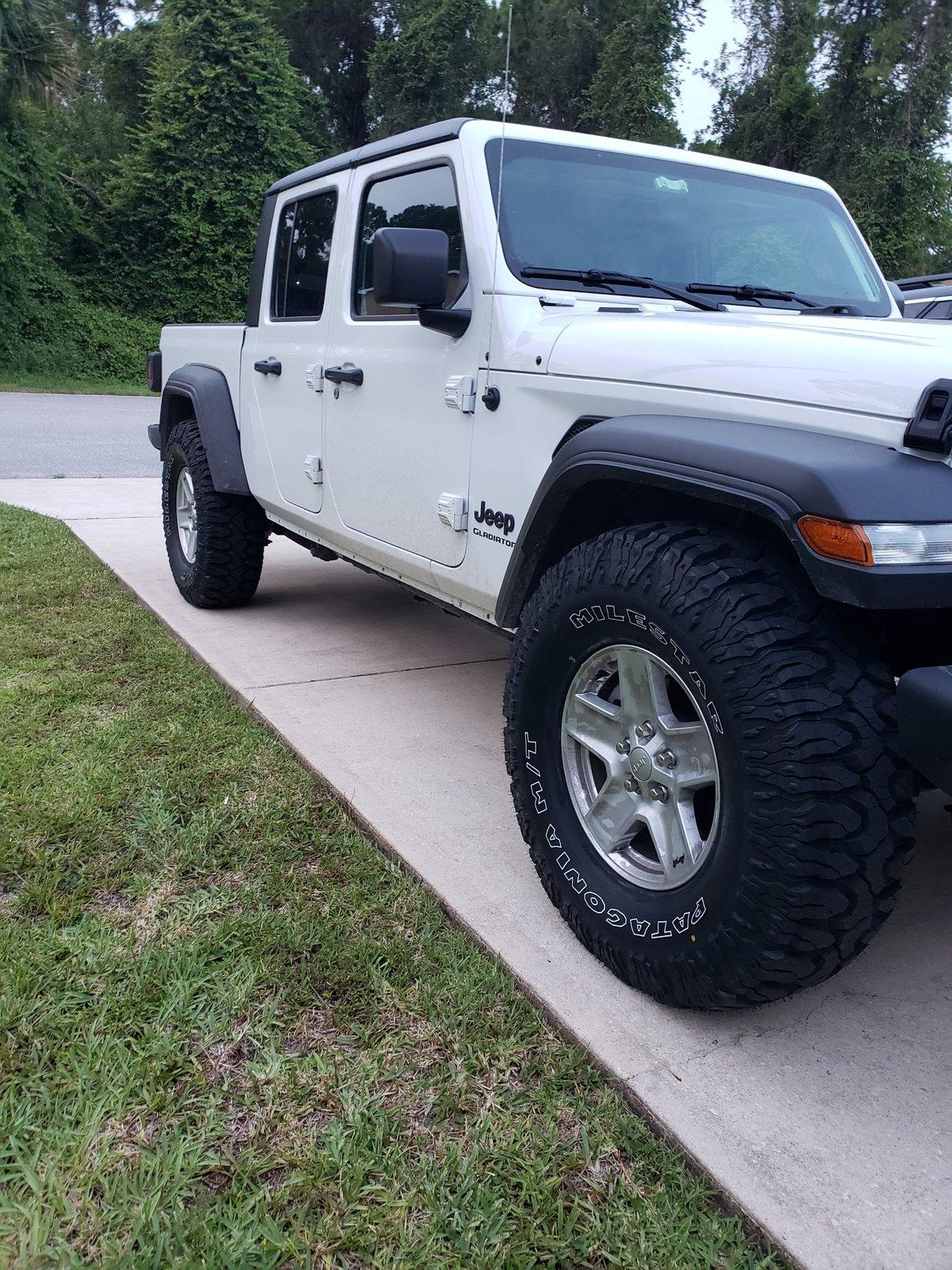 Jeep Gladiator JT sport s tires Resized_20200627_201543