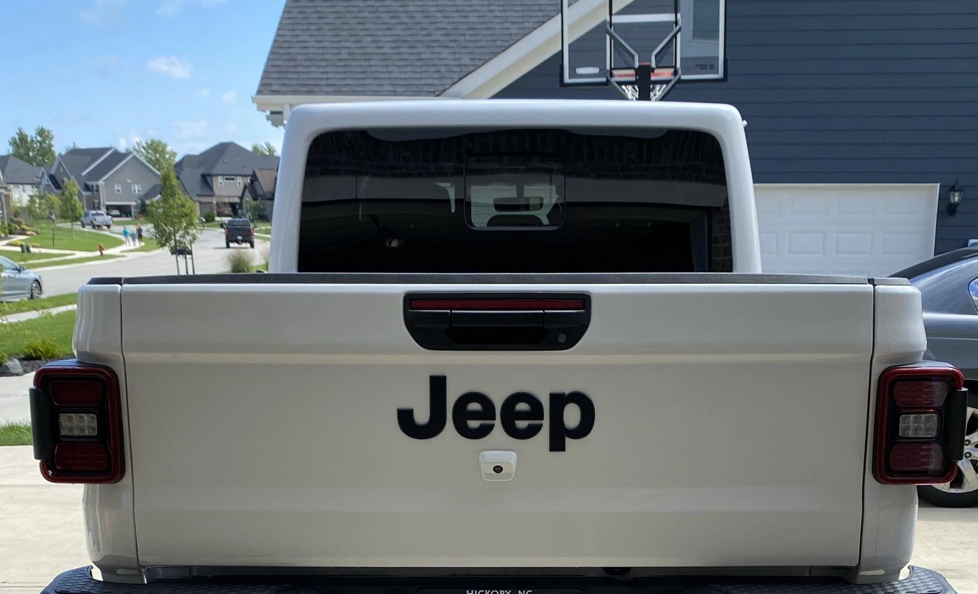Jeep Gladiator Taking off the stickers 30CBD40C-D2AD-4F99-BDDD-F9DA3EC46A8A