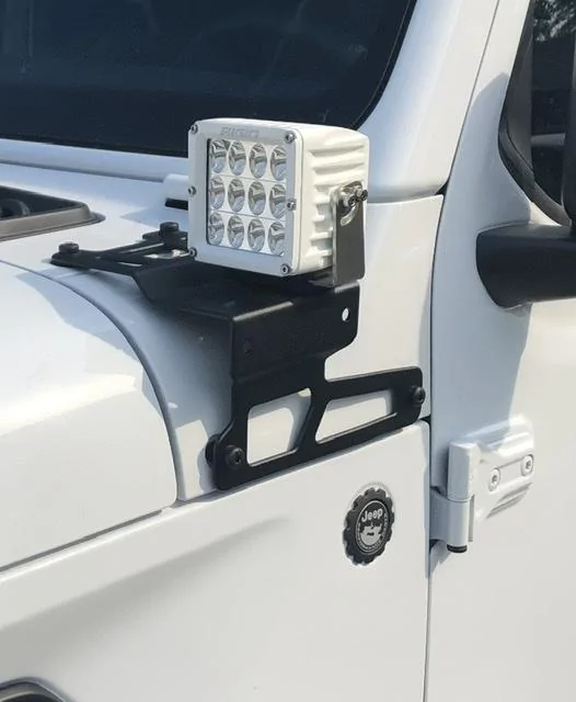 Jeep Gladiator Rigid Lights in White Casing vs Black E855FBB2-0CDE-4DD2-95FF-A923367359CF
