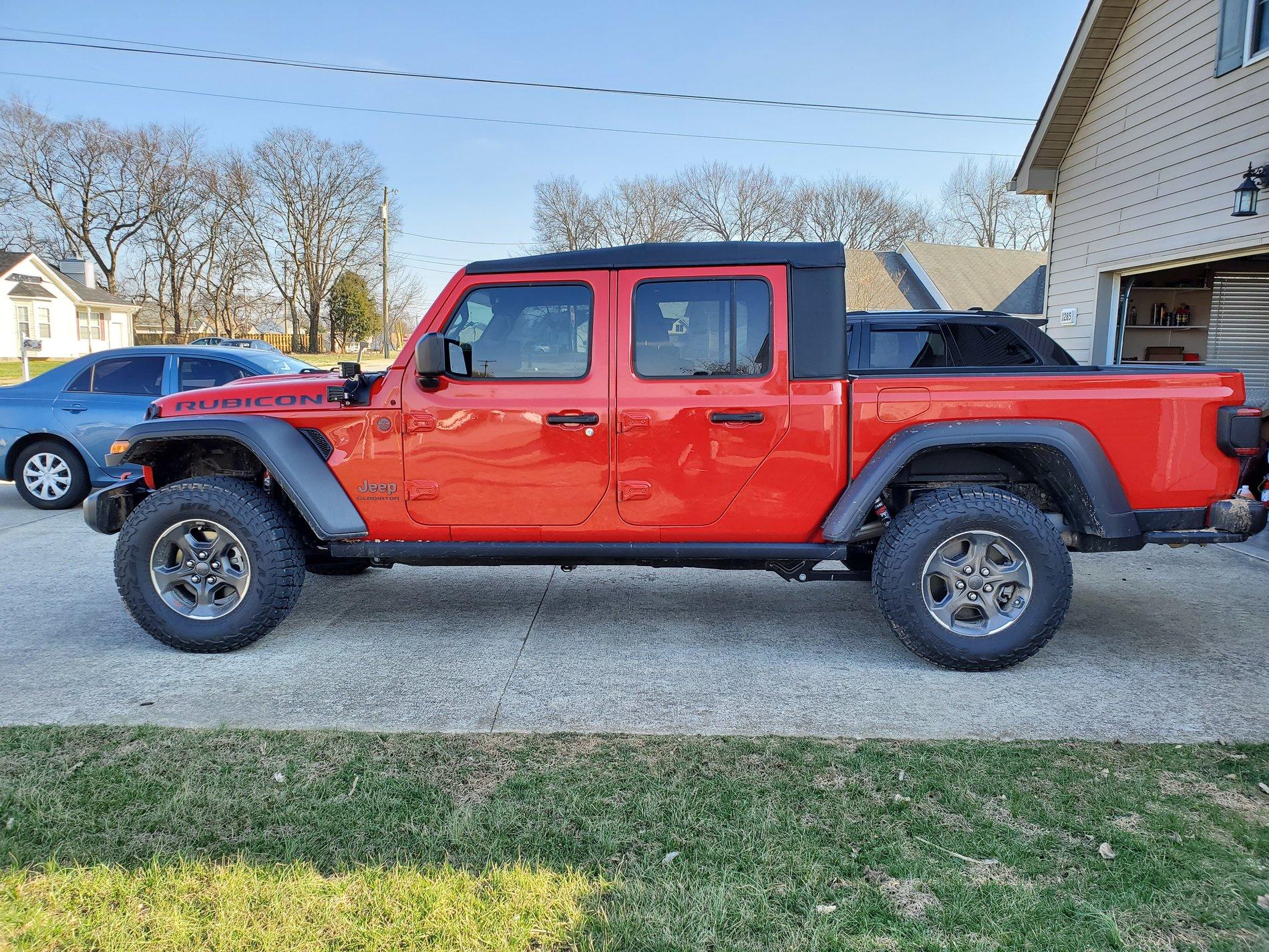 Jeep Gladiator FS: Like New Standard Soft Top 20200121_142228