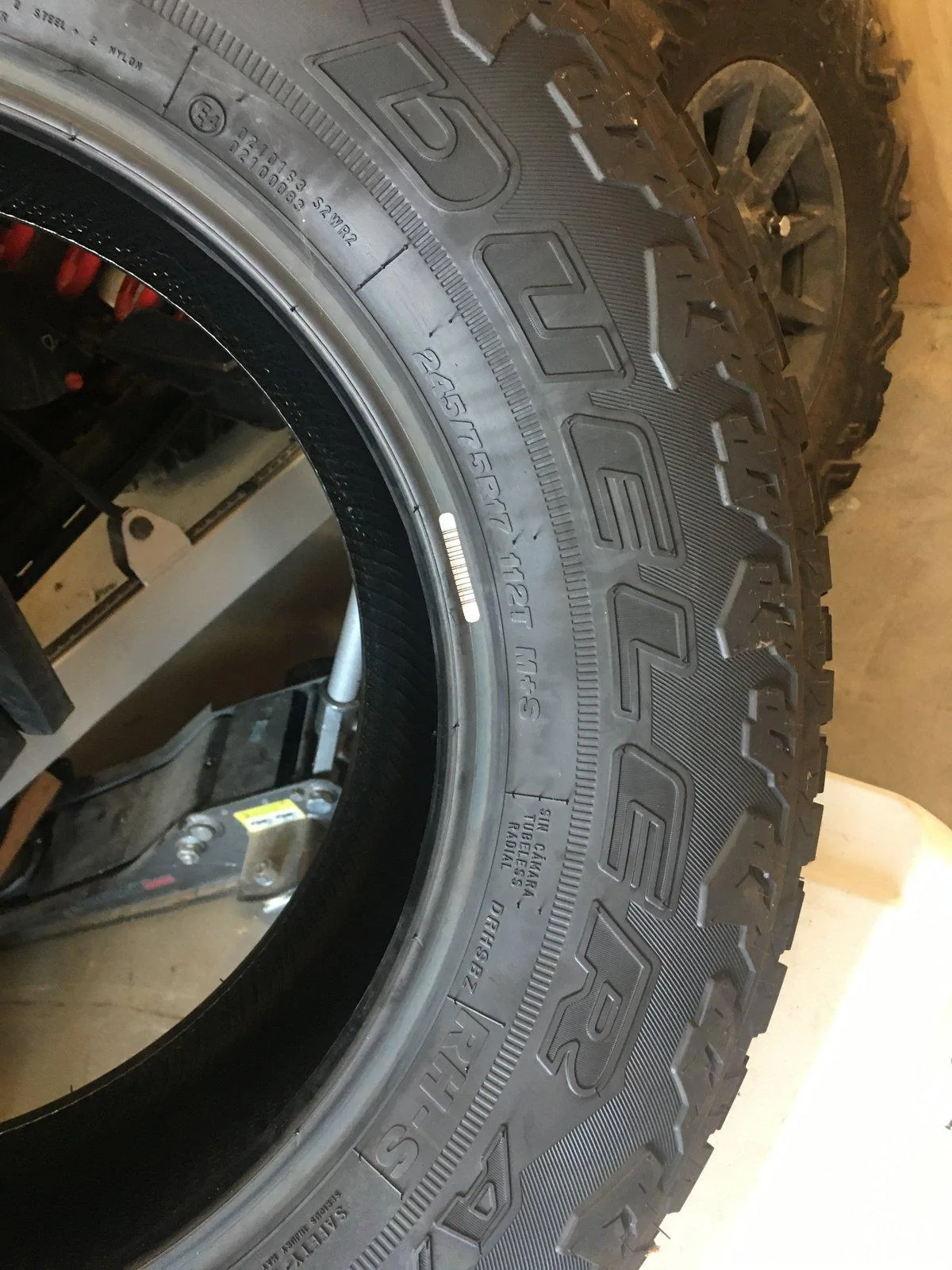 Jeep Gladiator Gone - Sport S Bridgestone Duelers A/T 69855379-A3E6-433A-A1C1-5CB87EB30BB9