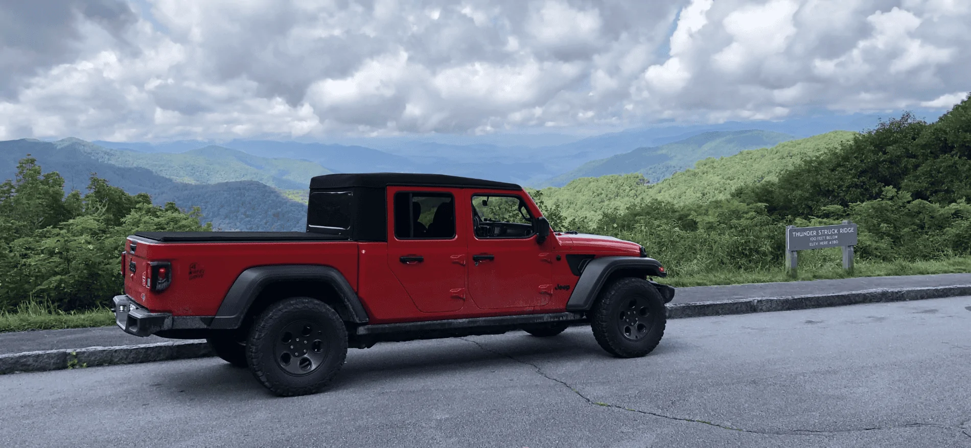 Jeep Gladiator FIRECRACKER RED Gladiator JT Club F96F18A8-E2CF-449B-B944-8024D83A2AA3