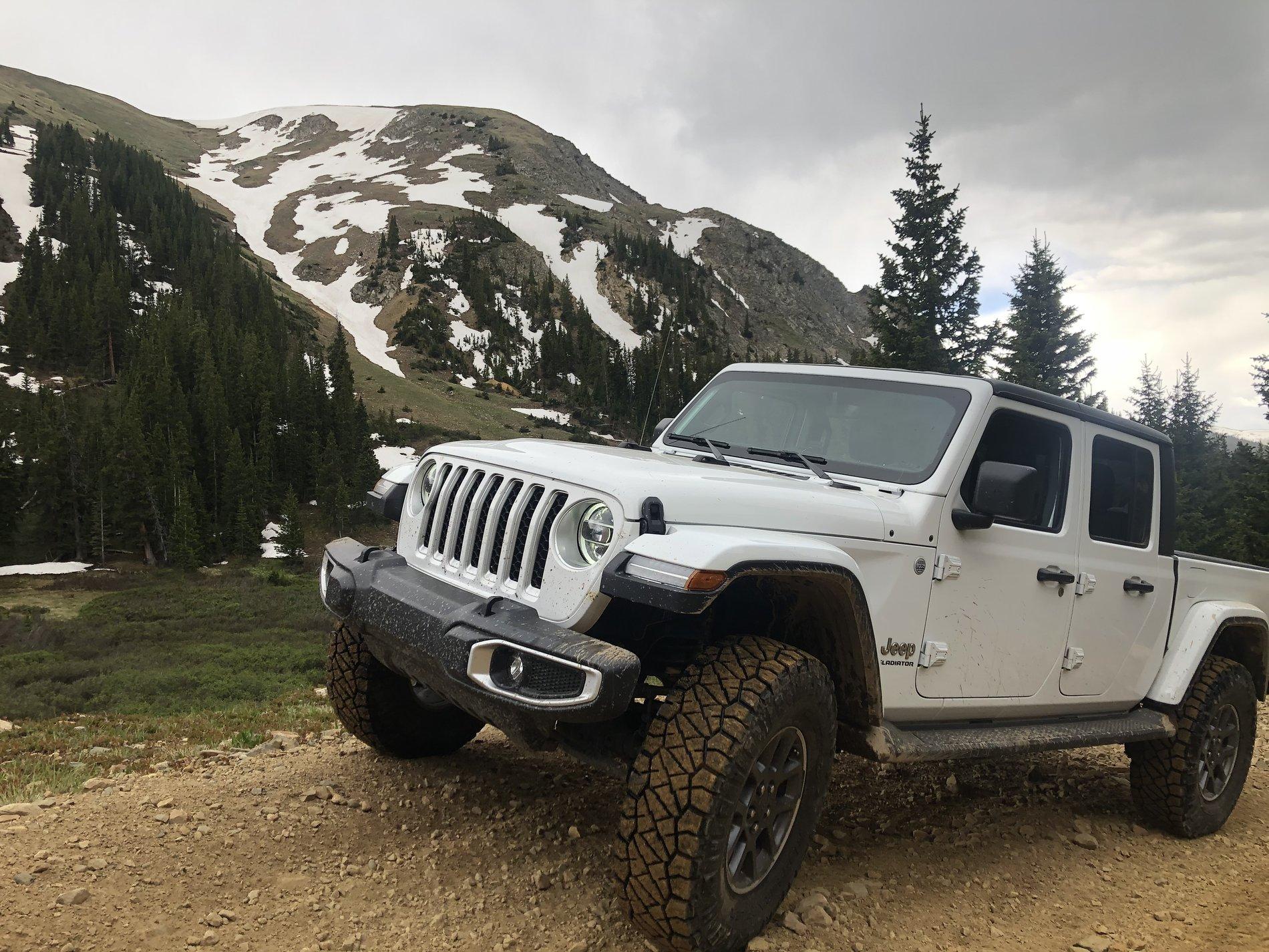 Jeep Gladiator Overland bumper w/ LED fog lights $100 958317A0-D905-4A3C-ABC8-7BFA41991F49