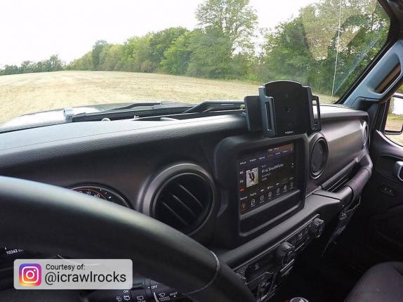 Jeep Gladiator Ram or 67 phone mount jeep3