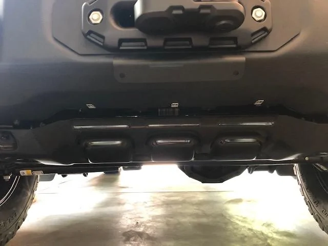 Jeep Gladiator Rubicon Stubby bumper skid plate center