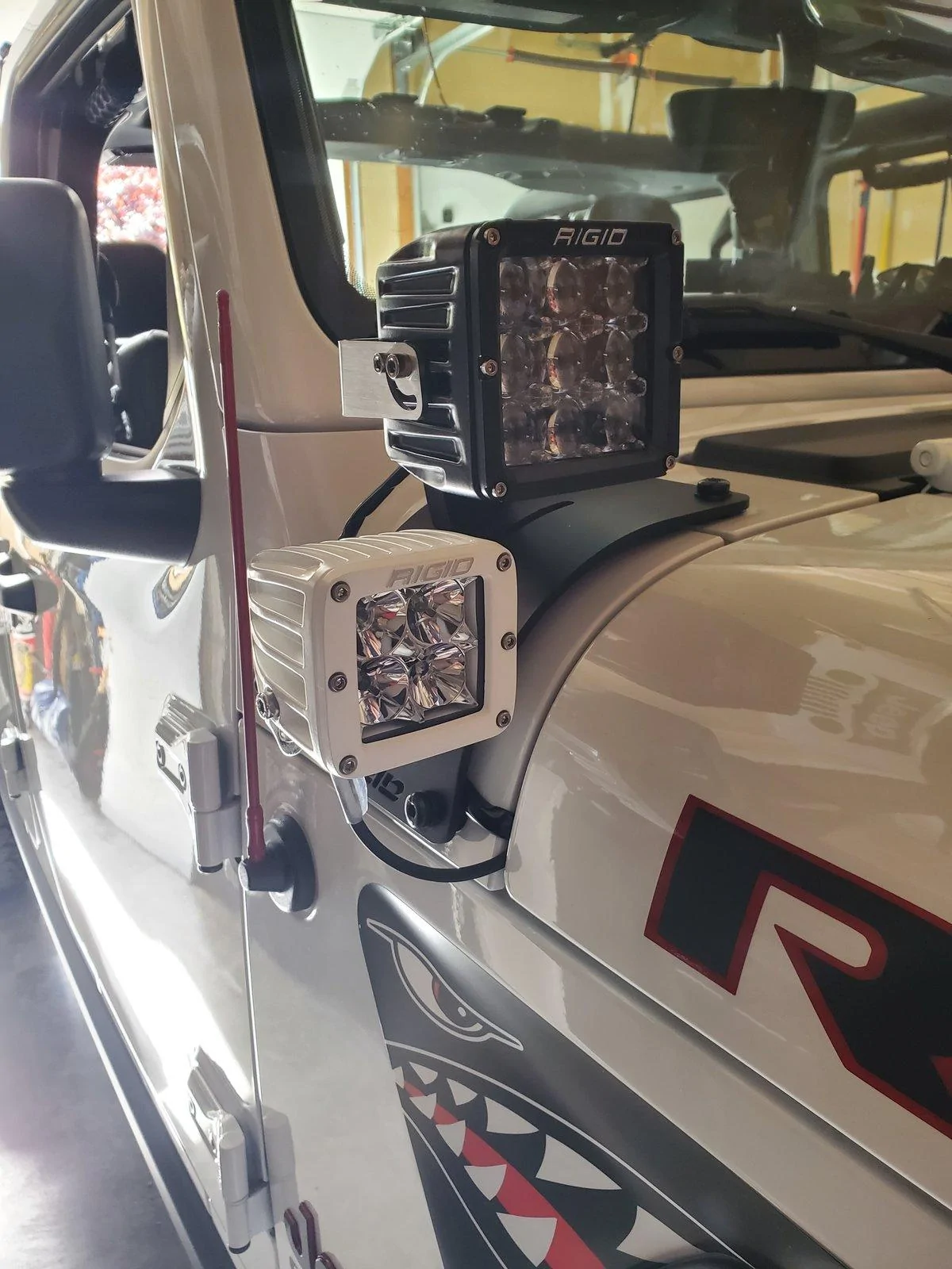 Jeep Gladiator Rigid Lights in White Casing vs Black 20200819_163108