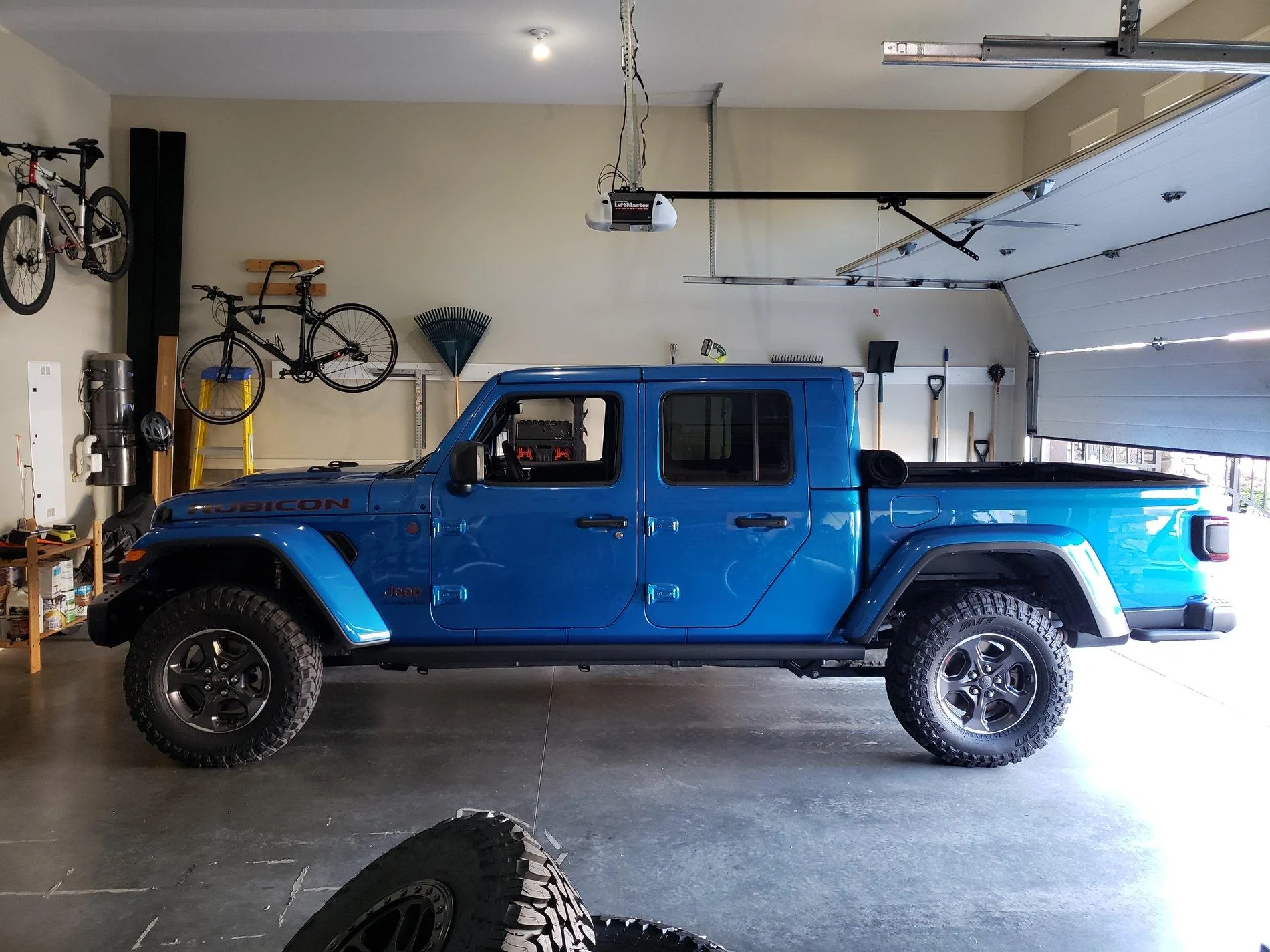 Jeep Gladiator NEWBBUILD HYDRO-ONE 20200825_091954