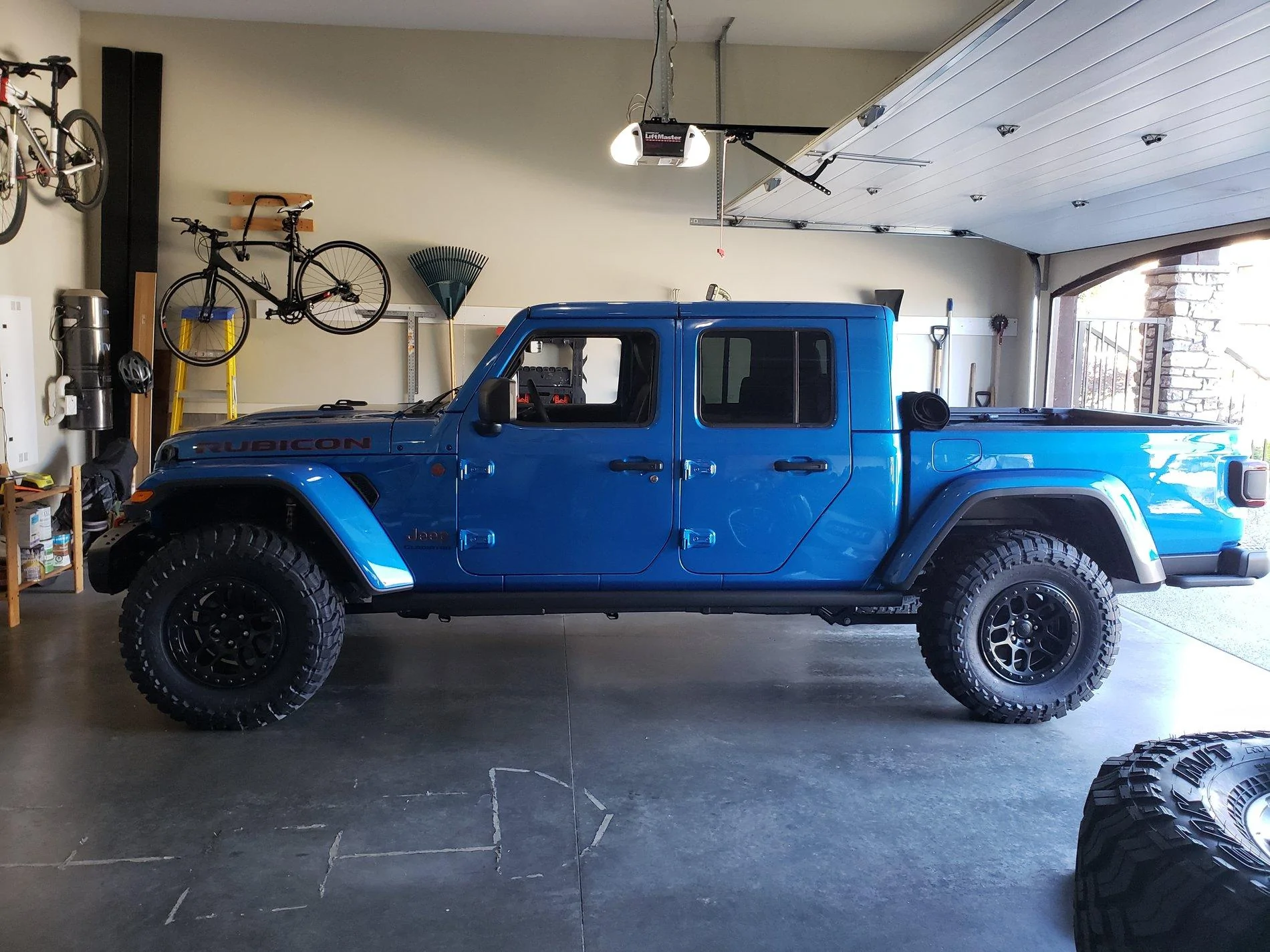 Jeep Gladiator NEWBBUILD HYDRO-ONE 20200825_102111