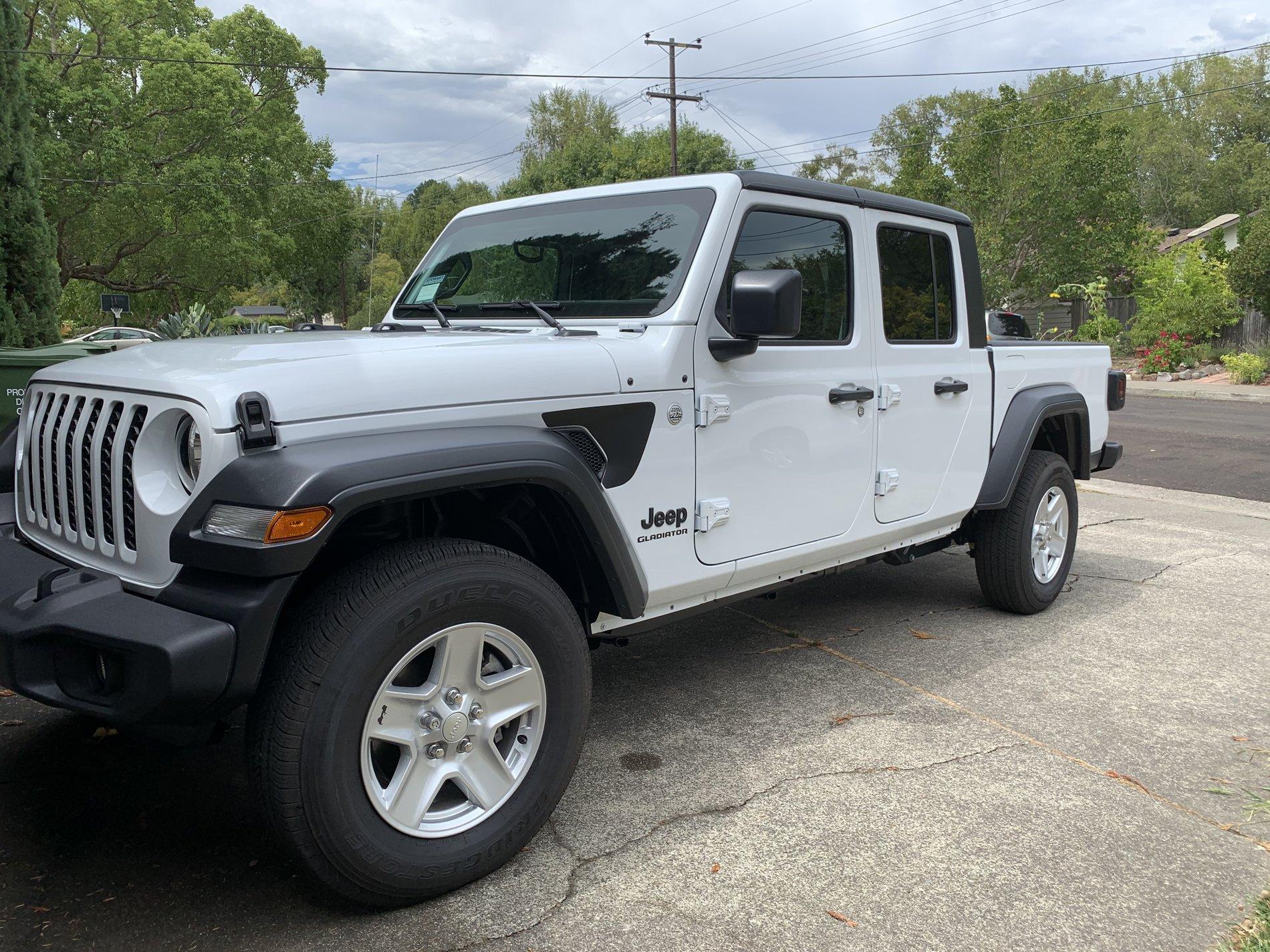 Jeep Gladiator Stickers and decal pics! IMG_2799