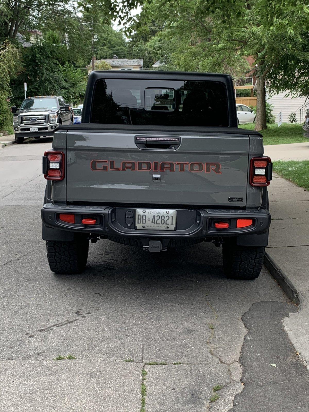 Jeep Gladiator HAUK TAILGATE GLADIATOR LETTERING D3F0A3FB-20F4-458A-BA13-76F1C7D8B427