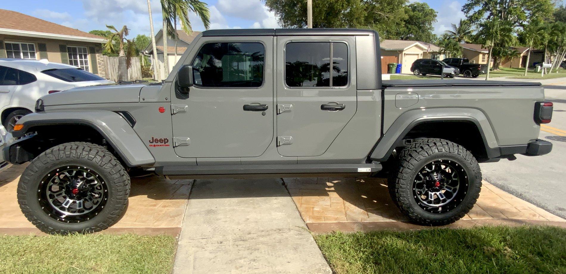 Jeep Gladiator Sting Grey Wheel Color AFD0F923-0823-41E4-ABAC-0C4B226E64FF