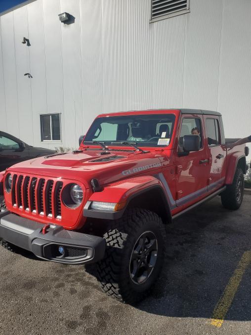 Jeep Gladiator JTR Firecracker Red w/ Retro Decal Package 20200826_173745