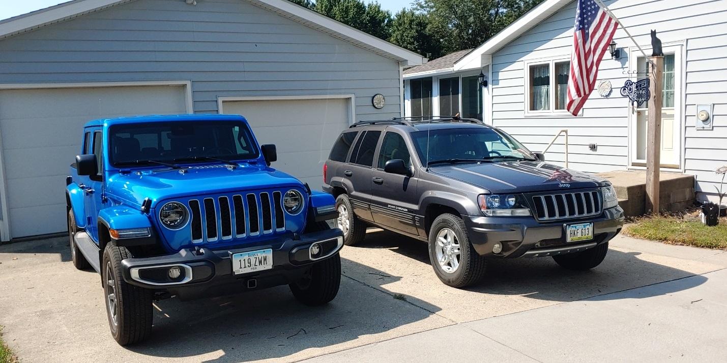 Jeep Gladiator Jeeps Parking Next To Jeeps 20200827_110538