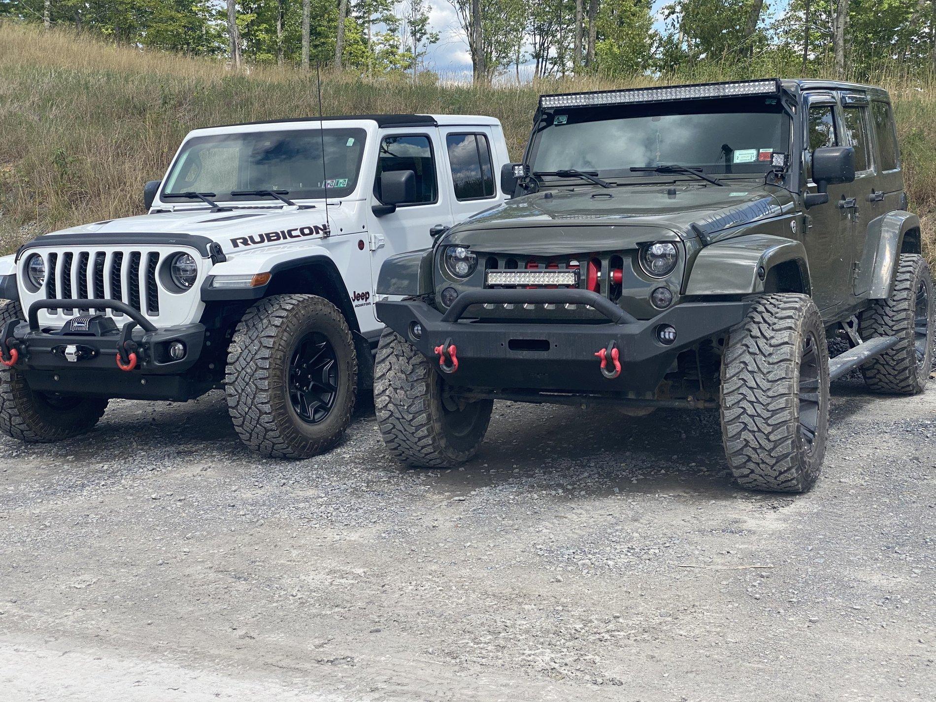 Jeep Gladiator 2021 Sport S fender flares - body color confirmed :-( 4E3789FA-4C2B-408D-BDEE-50403605DA67