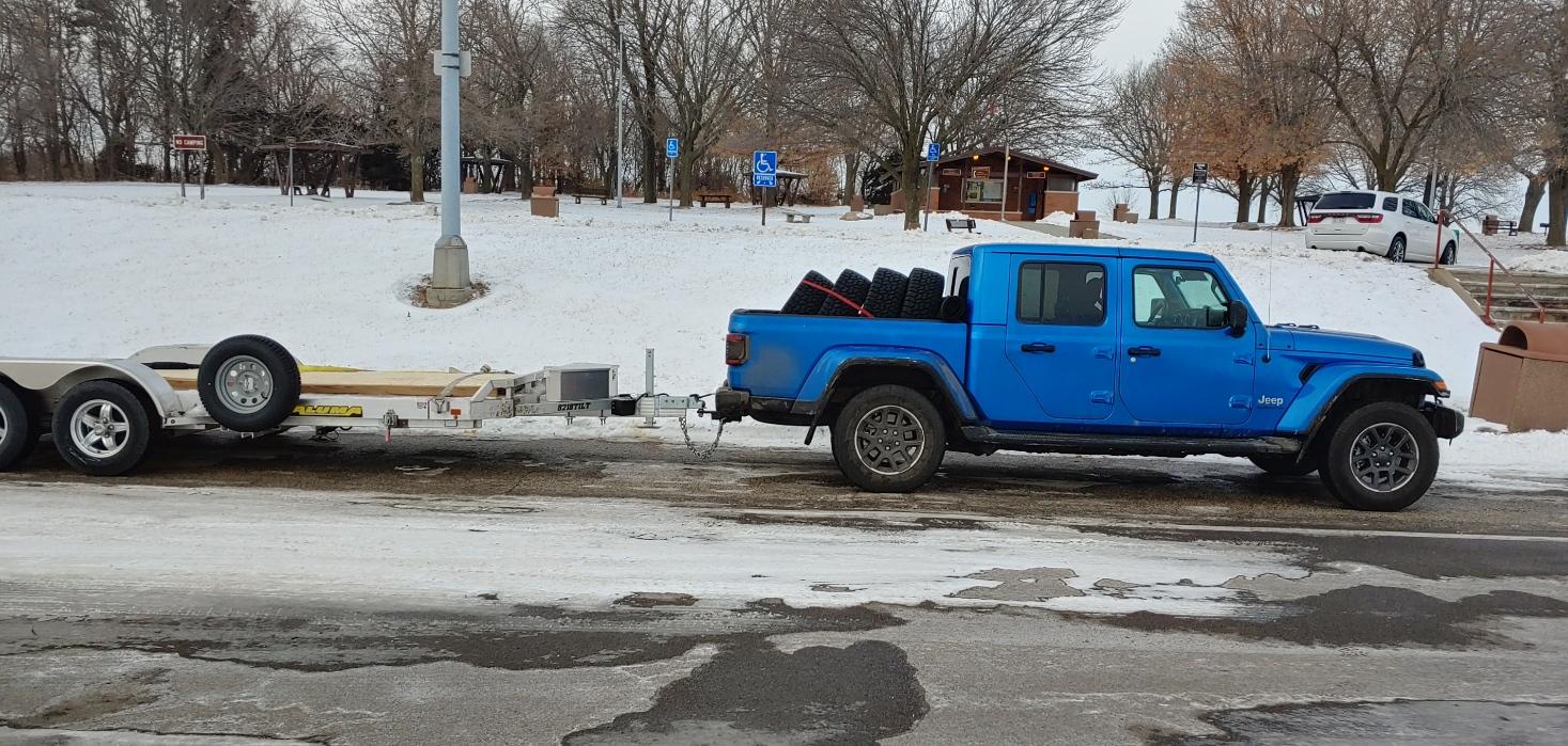 Jeep Gladiator Overland without Max Tow Package - Lift? Spacers? 20200121_161341_HDR