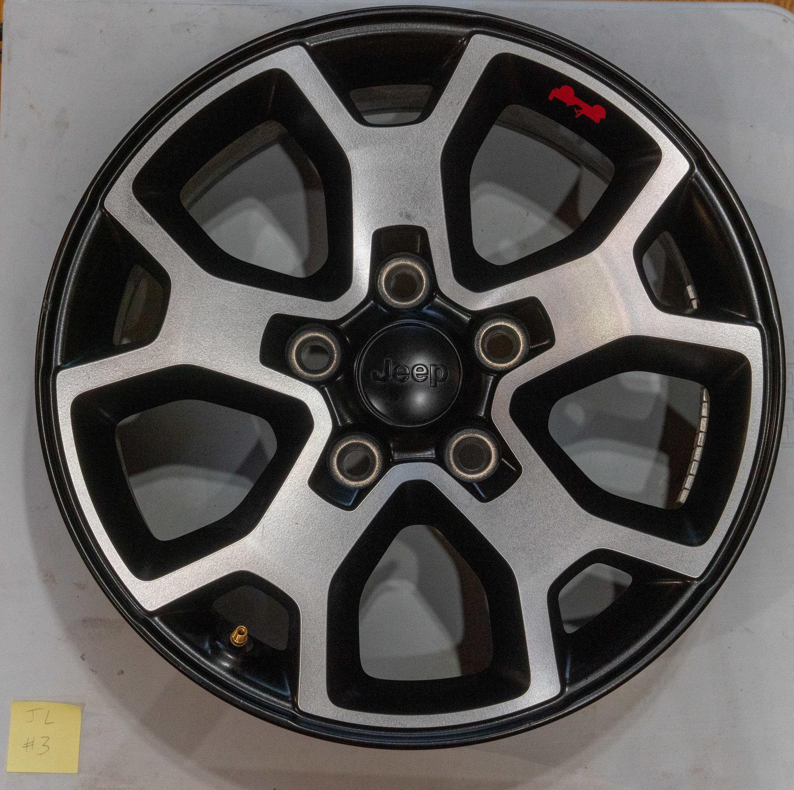Jeep Gladiator JL Rubicon Wheel set of 5 _DSC0670