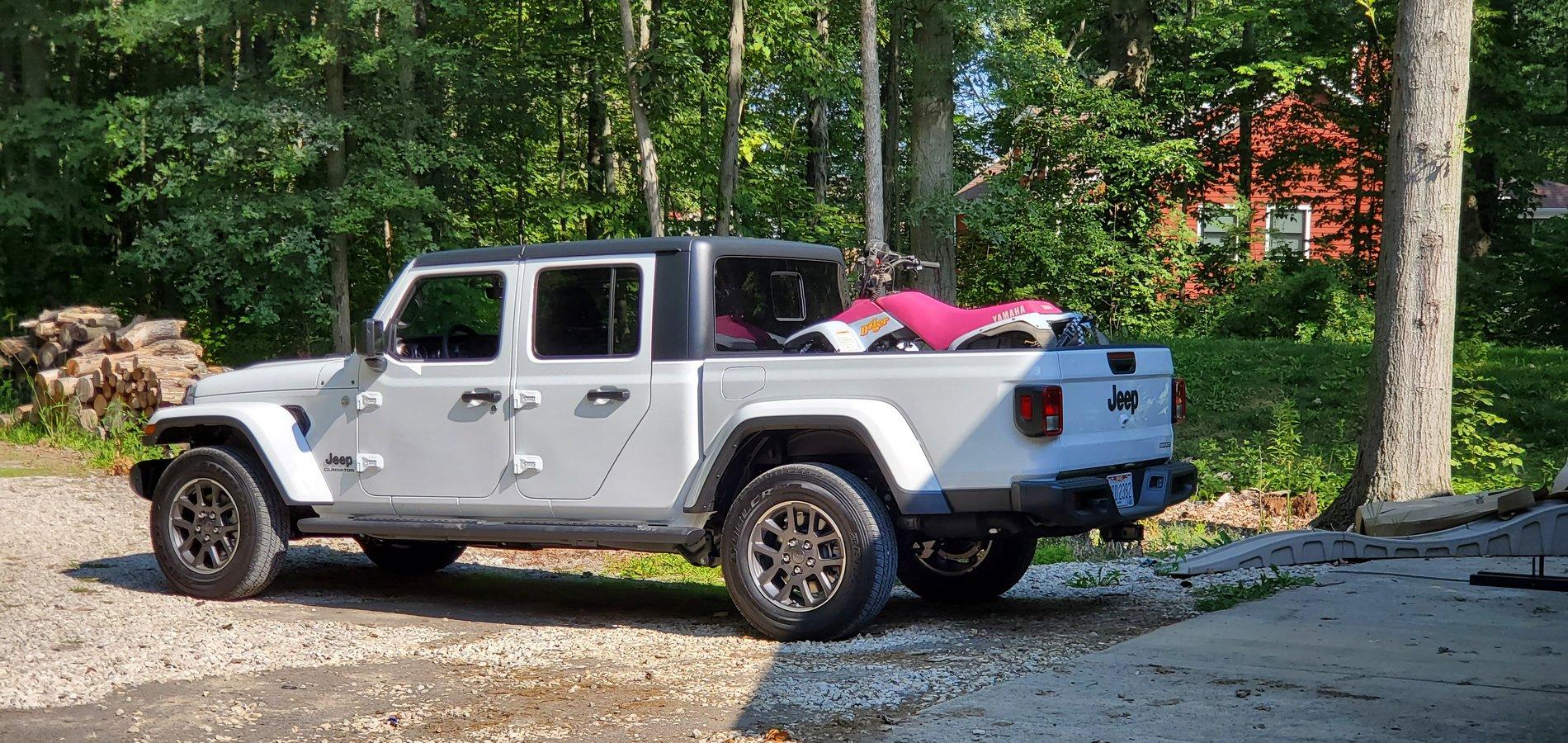 Jeep Gladiator BRIGHT WHITE Gladiator JT Club 20200822_104325