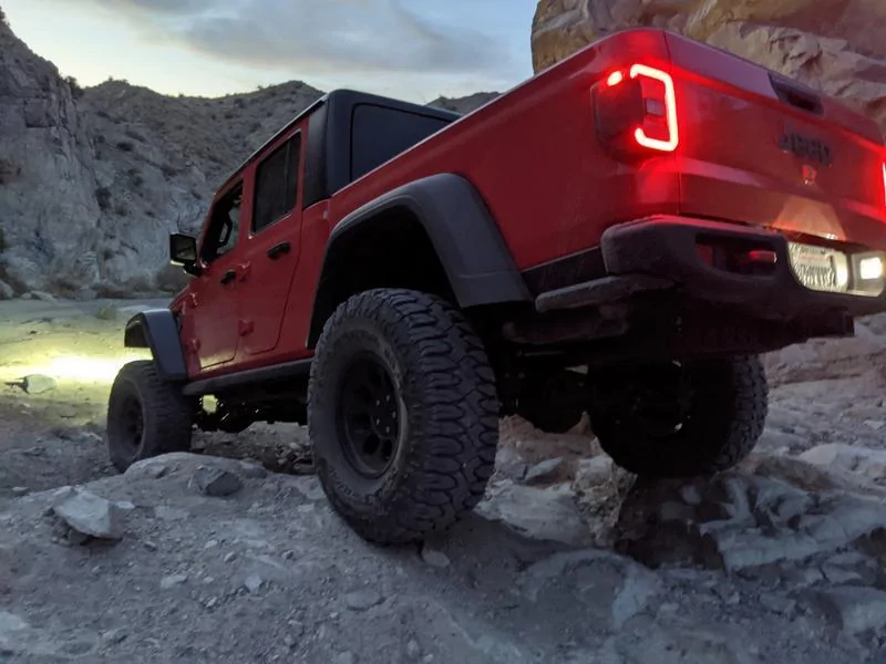 Jeep Gladiator EVO 4.5" / 38" desert trail Gladiator build lUb3uQu