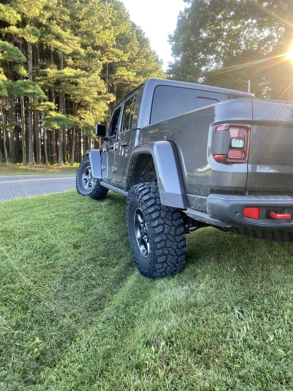 Jeep Gladiator 35s or 37s? E805E05D-6B97-4476-ACE3-ADE8BCEF2C8D