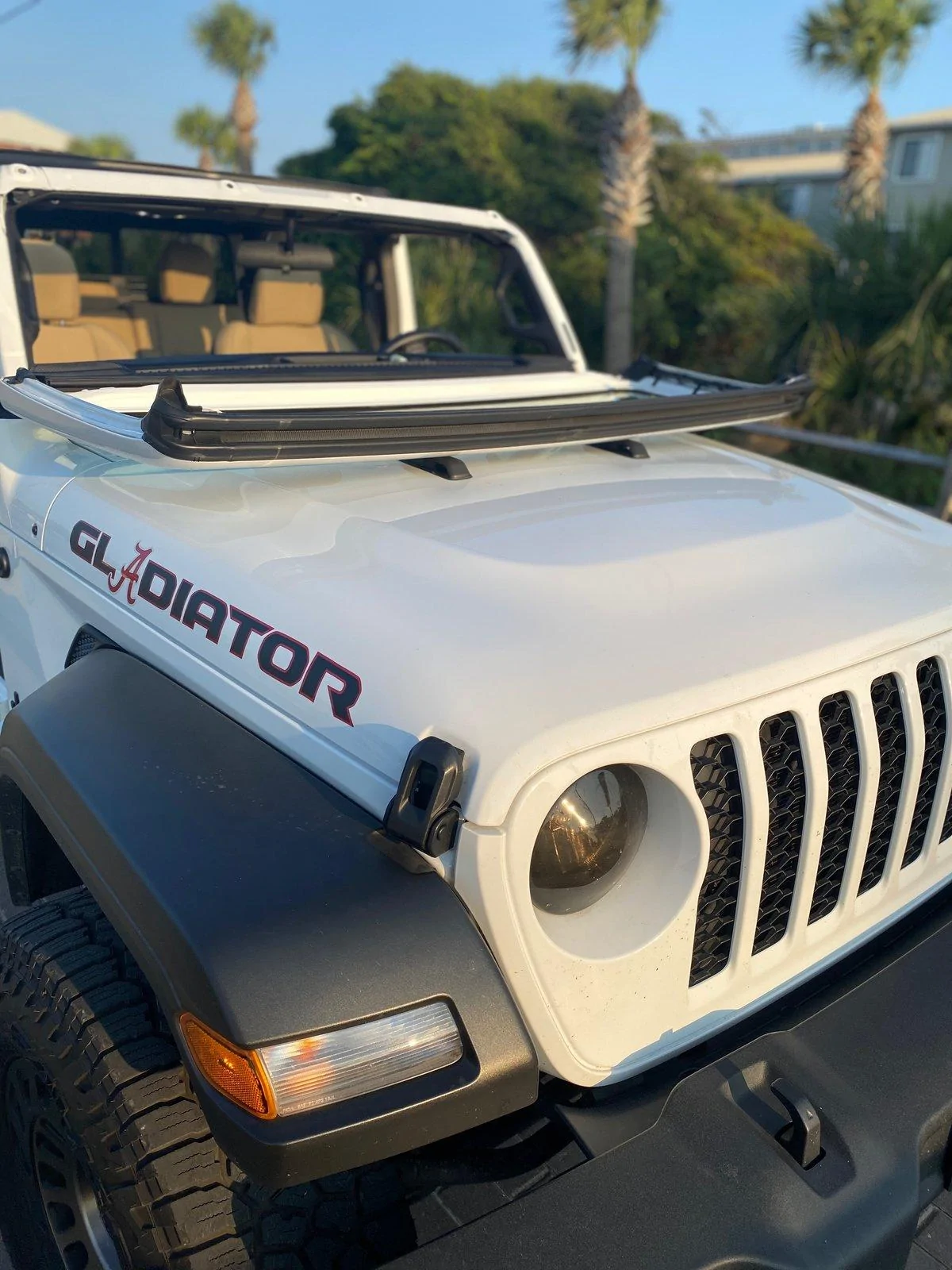 Jeep Gladiator BRIGHT WHITE Gladiator JT Club 15541675-9A6D-4D1D-8972-129C4870A3FB