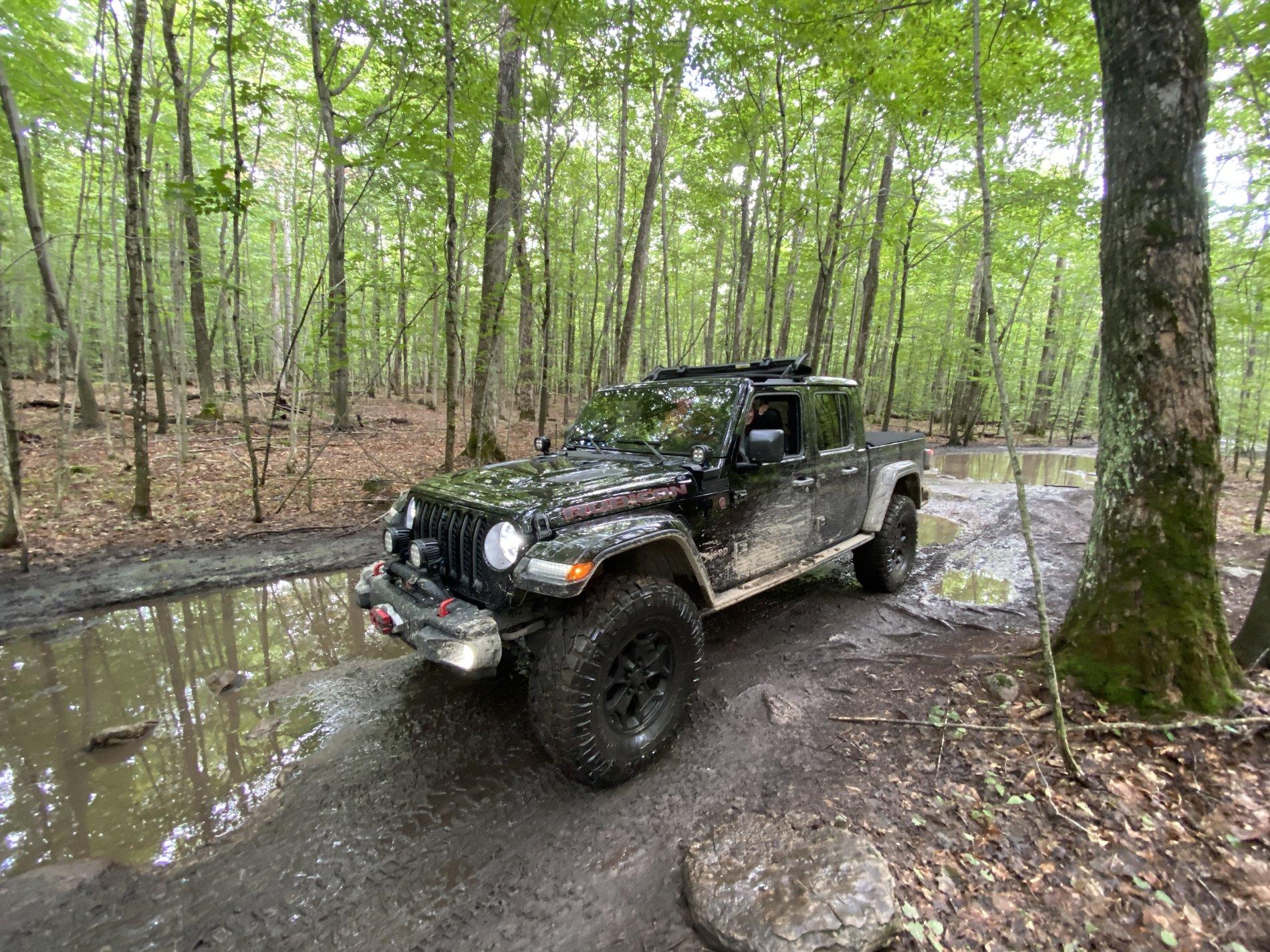 Jeep Gladiator Why did you/didn’t you lift your JT? FA9E861E-E936-4F13-8E3D-BEBF8FDE984A