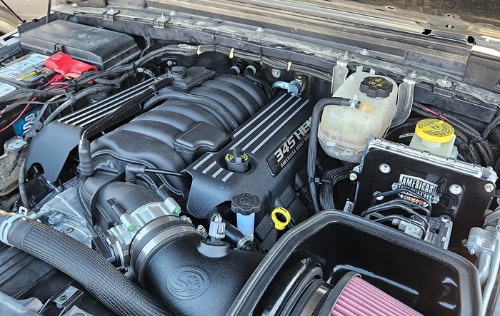 AMW 425 5.7L HEMI installed by Rubitrux