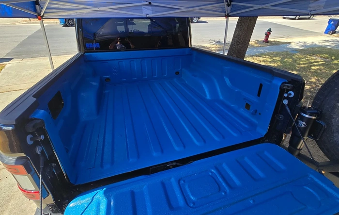 Durabak Bedliner DIY in Vivid Blue