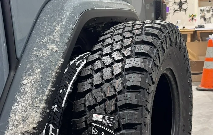Kanati Overland RTX 37x12.50R17LT - weight & measurements