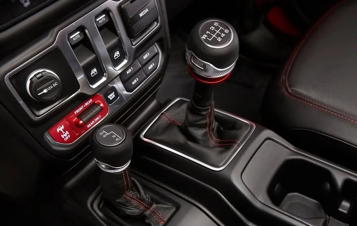 Manual Transmission Gladiator to be revived