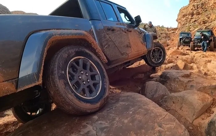 Rescued: Stock Overlander Rental Wheeling in Moab