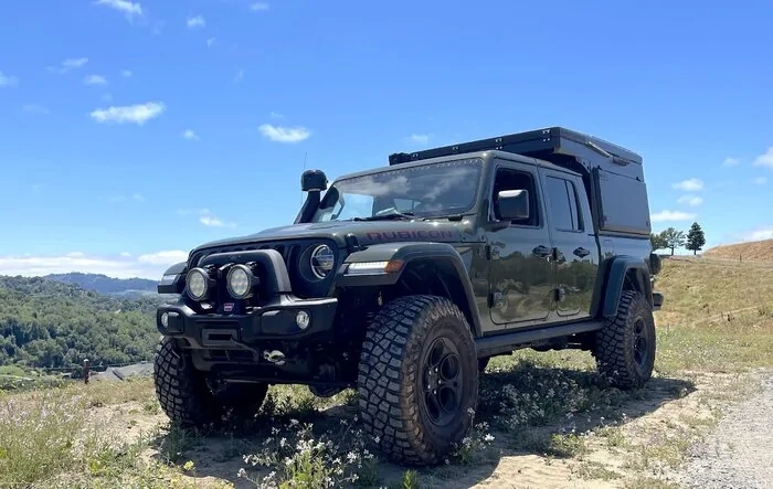 AEV Gladiator Build - Camp King Outback Camper / DCS Battery / Merlin Solar Panel